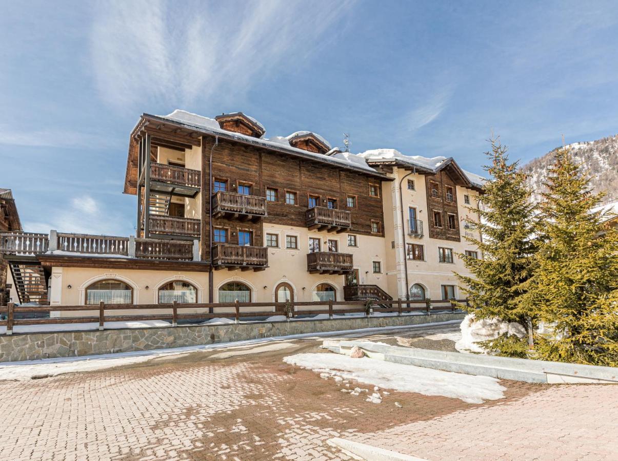 Hotel La Pastorella Livigno Exterior photo