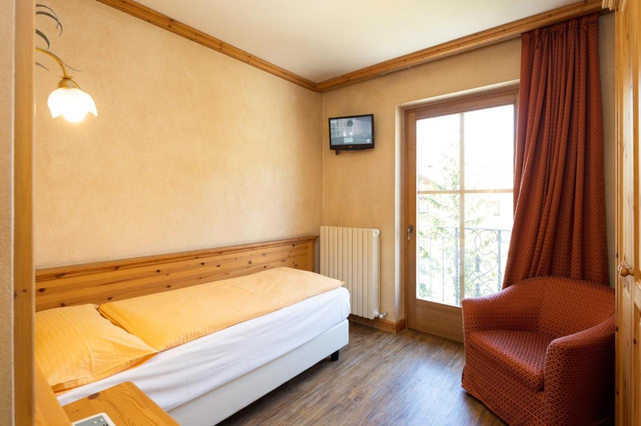 Hotel La Pastorella Livigno Exterior photo