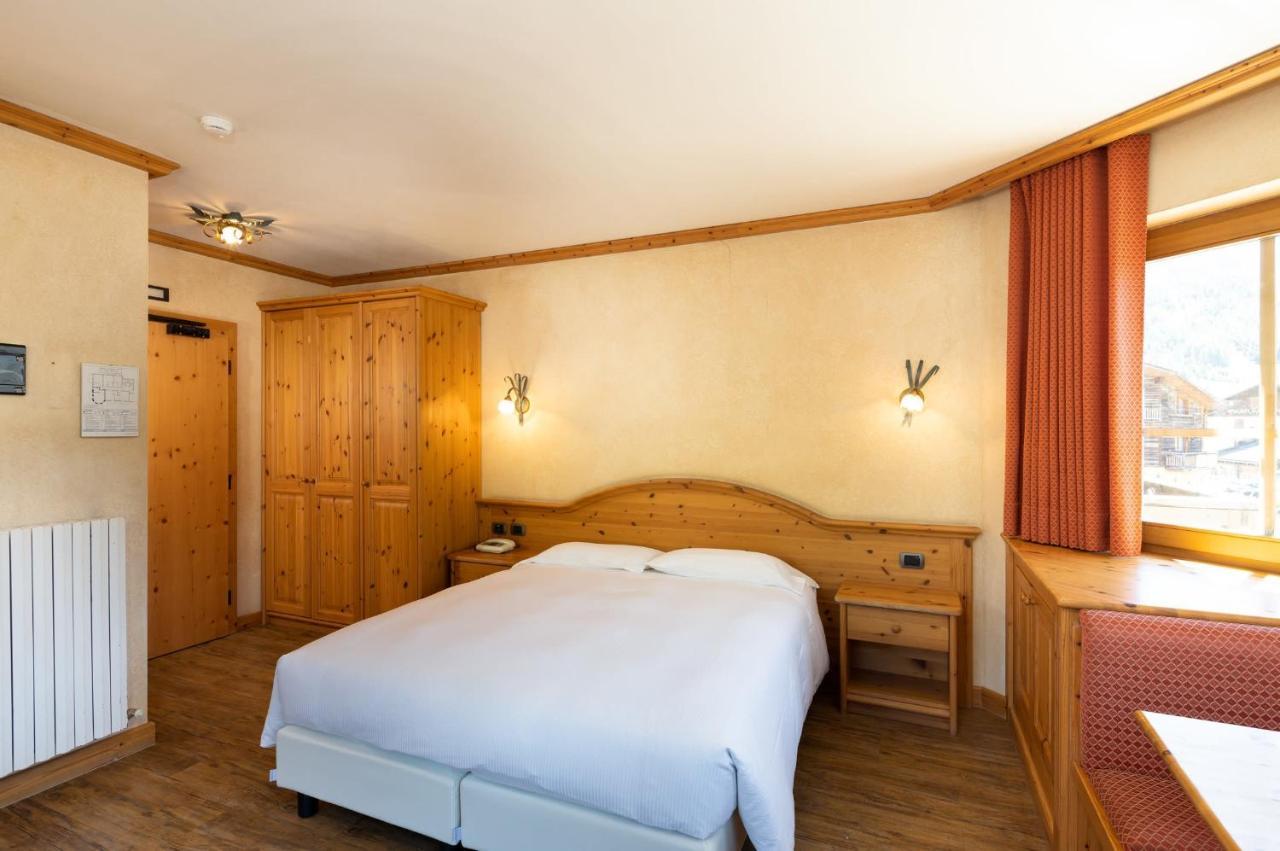Hotel La Pastorella Livigno Exterior photo